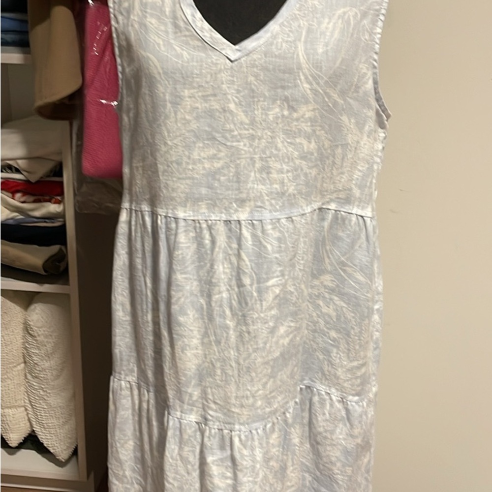 Tahari Light Blue Sleeveless Midi Dress